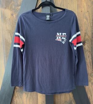 NFL Team Apparel New England Patriots Football Long Sleeve Shirt Tailgate Size M